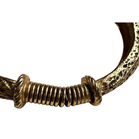 Vtg Egyptian Revival Gold Tone Rams Head Bypass Spring Hinge Bangle Bracelet - Picture 5 of 5